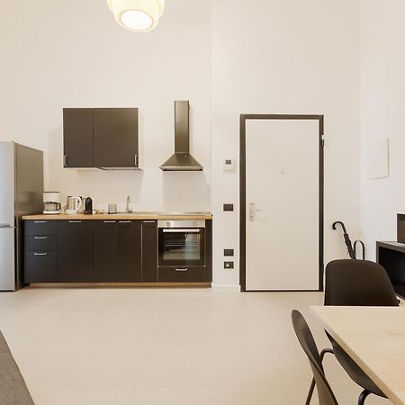 Cozy Corner With Balcony And Private Garage! Apartamento Milão Exterior foto